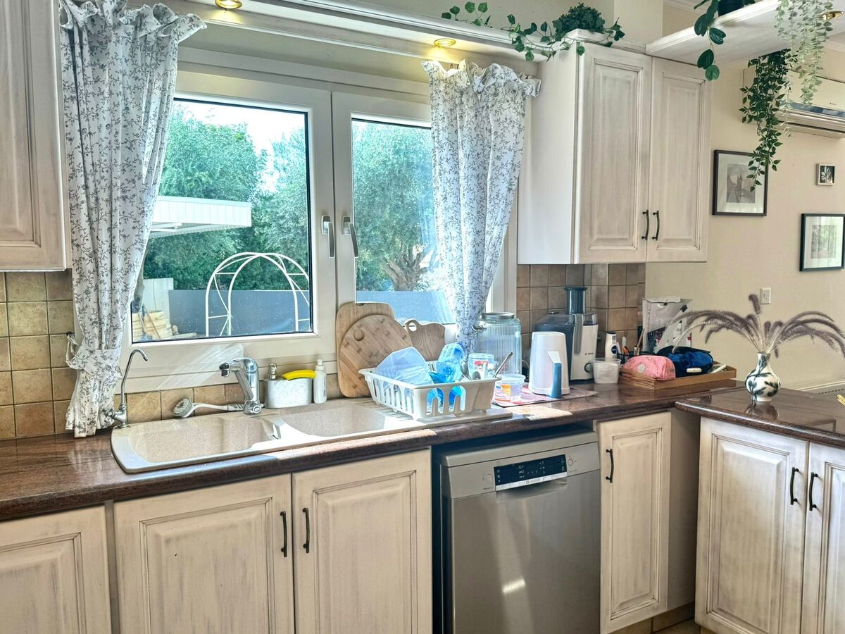 houses with 5 bedrooms in pyrgos, Cyprus [ID: 0602-231261]