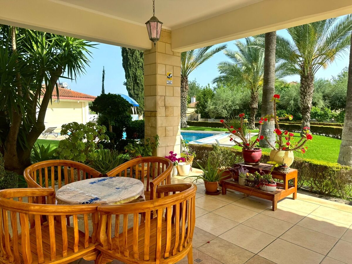 houses with 5 bedrooms in pyrgos, Cyprus [ID: 0602-231261]