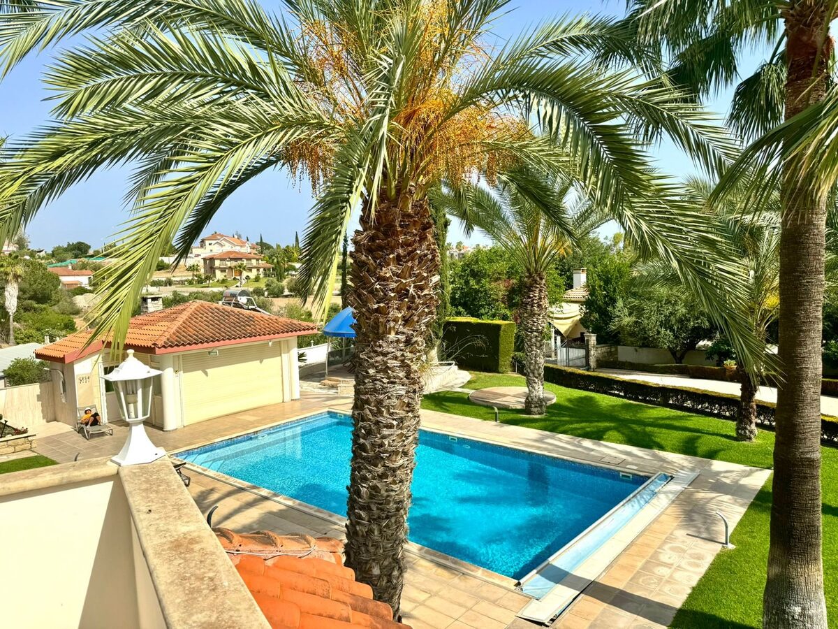 houses with 5 bedrooms in pyrgos, Cyprus [ID: 0602-231261]