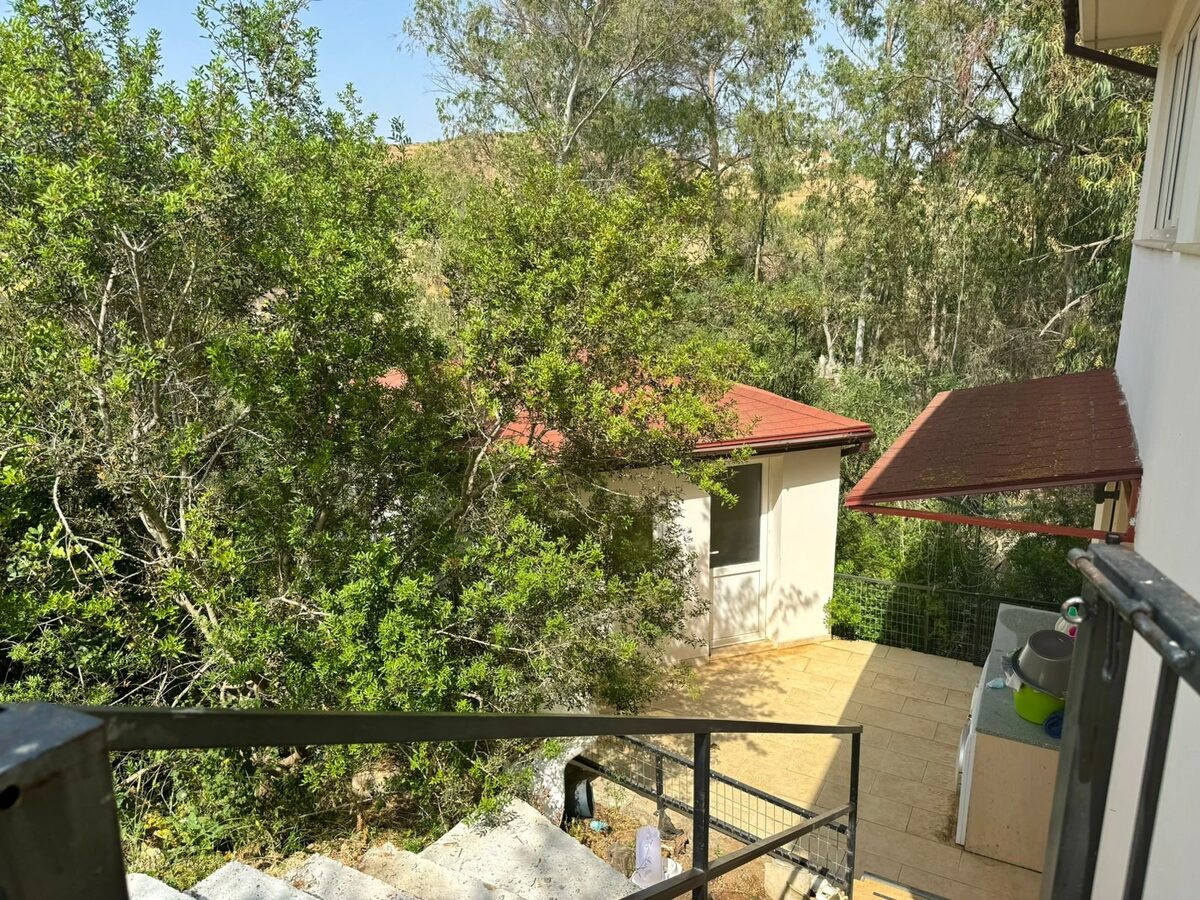 houses with 5 bedrooms in pyrgos, Cyprus [ID: 0602-231261]