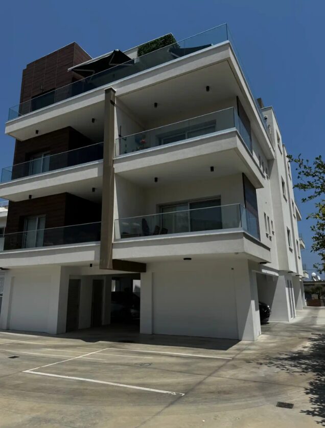 Penthouse with 2 bedrooms in mesa-geitonia, Cyprus [ID: 0602-232095]