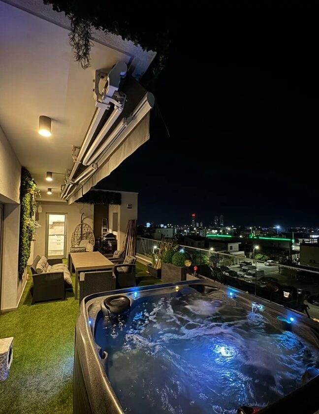 Penthouse with 2 bedrooms in mesa-geitonia, Cyprus [ID: 0602-232095]