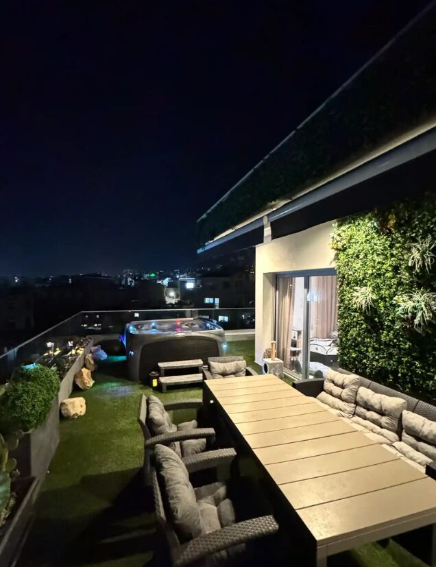 Penthouse with 2 bedrooms in mesa-geitonia, Cyprus [ID: 0602-232095]