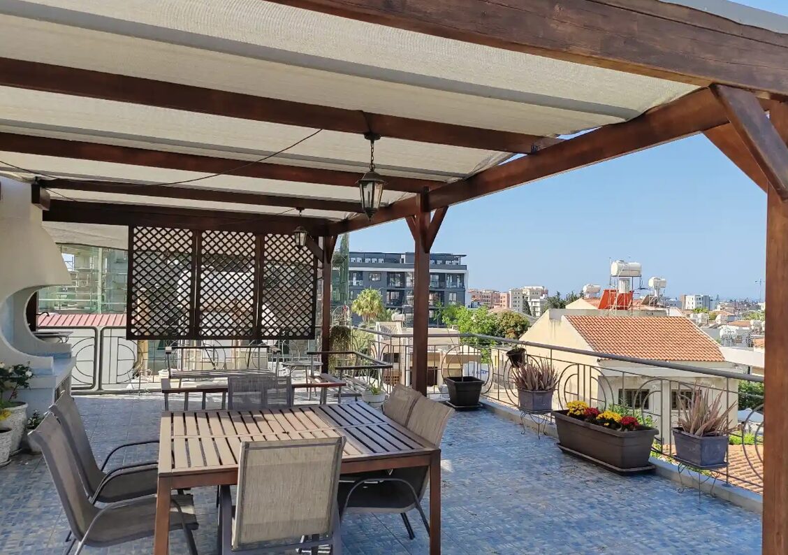 Penthouse with 4 bedrooms in germasogeia, Cyprus [ID: 0602-232461]