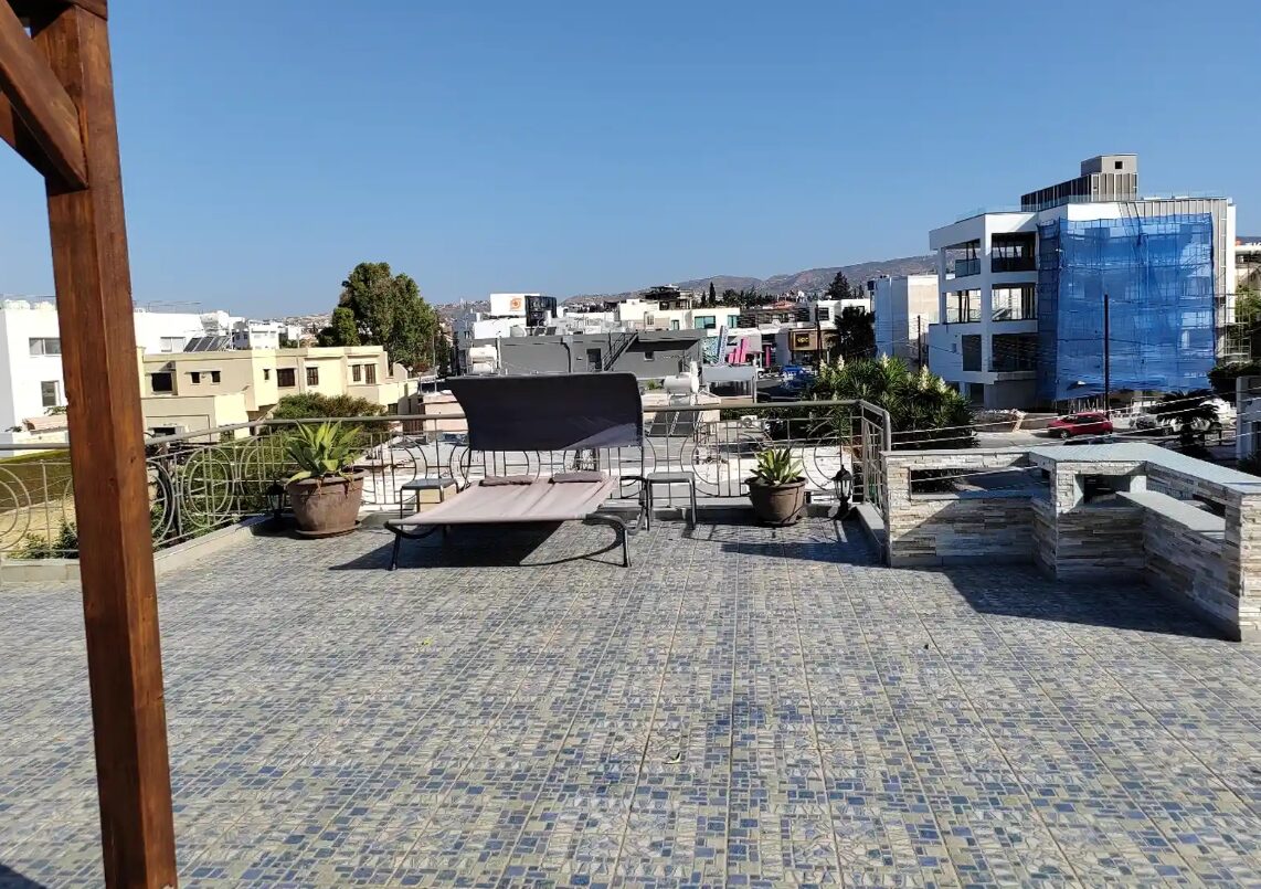 Penthouse with 4 bedrooms in germasogeia, Cyprus [ID: 0602-232461]