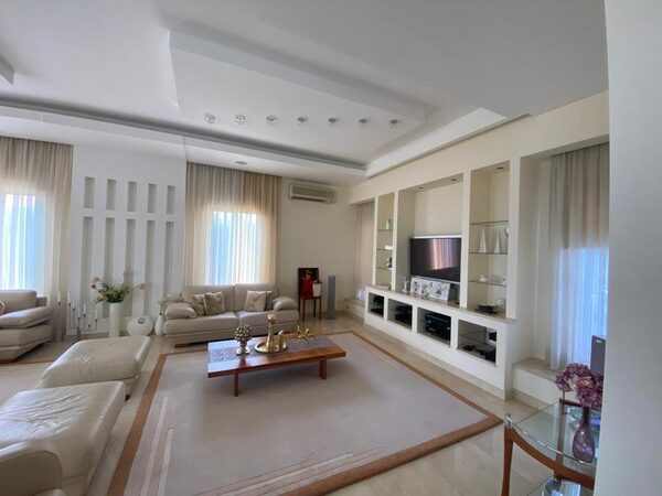 Вілла в mouttagiaka, Кіпр, 900.00м²
