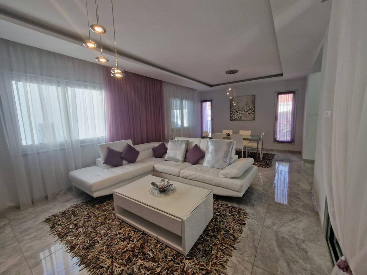 houses z 5 sypialniami w parekklisia, Cypr [ID: 0602-232970]