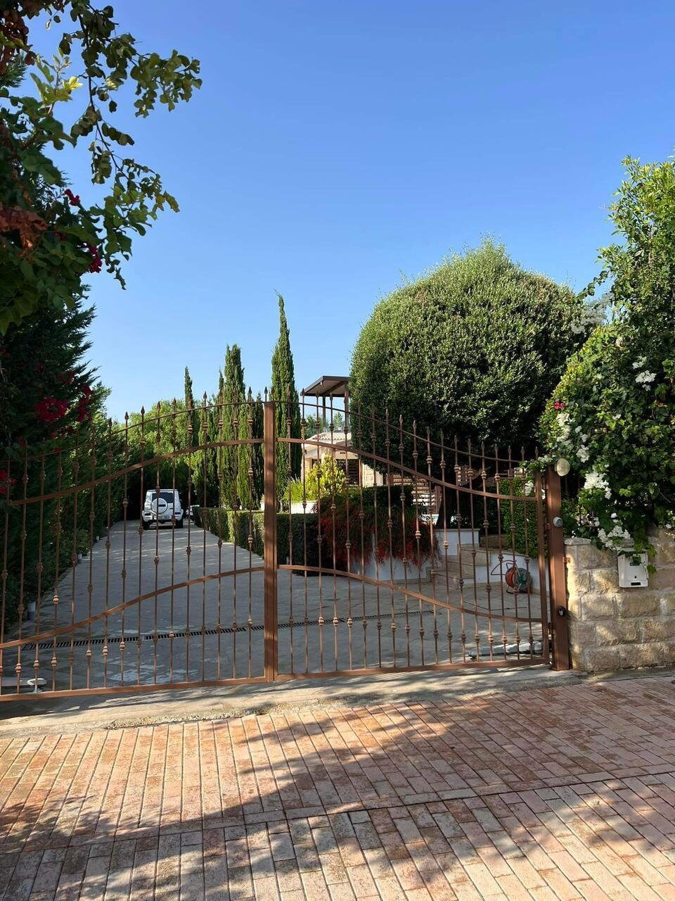 houses with 4 bedrooms in aphrodite-hills-kouklia, Cyprus [ID: 0602-233056]