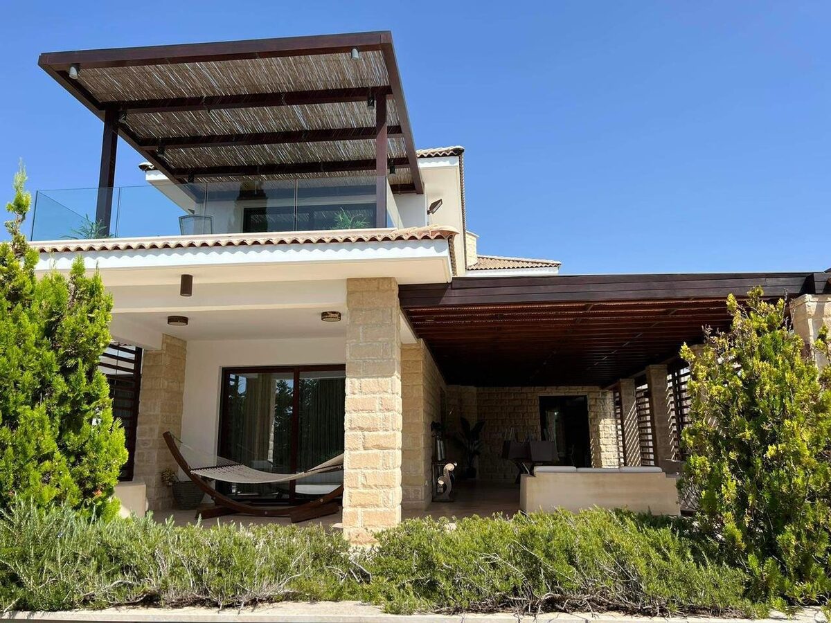 houses with 4 bedrooms in aphrodite-hills-kouklia, Cyprus [ID: 0602-233056]
