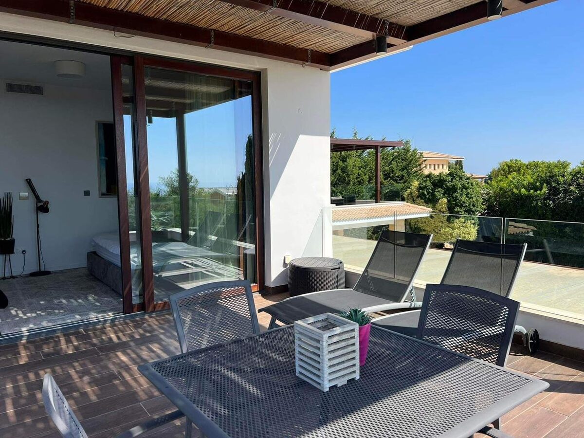 houses with 4 bedrooms in aphrodite-hills-kouklia, Cyprus [ID: 0602-233056]