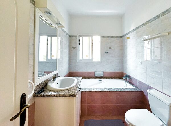 houses в agios-tychon-tourist-area, Кипр - изображение 2