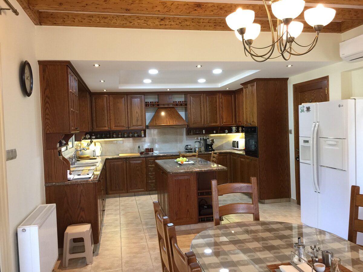 houses with 4 bedrooms in trimiklini, Cyprus [ID: 0602-233893]
