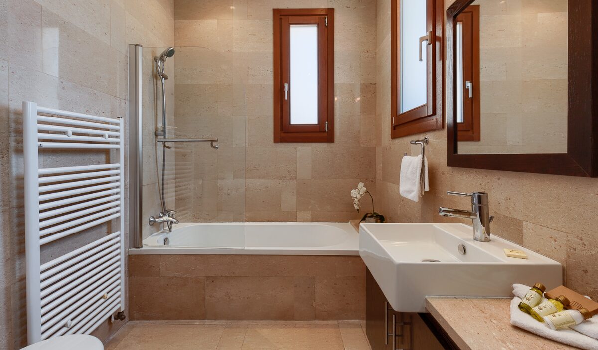 houses with 4 bedrooms in aphrodite-hills-kouklia, Cyprus [ID: 0602-233990]
