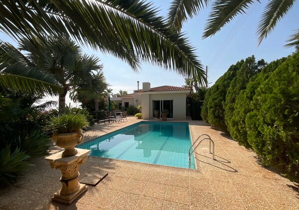 Bungalow w agios-tychon, Cypr