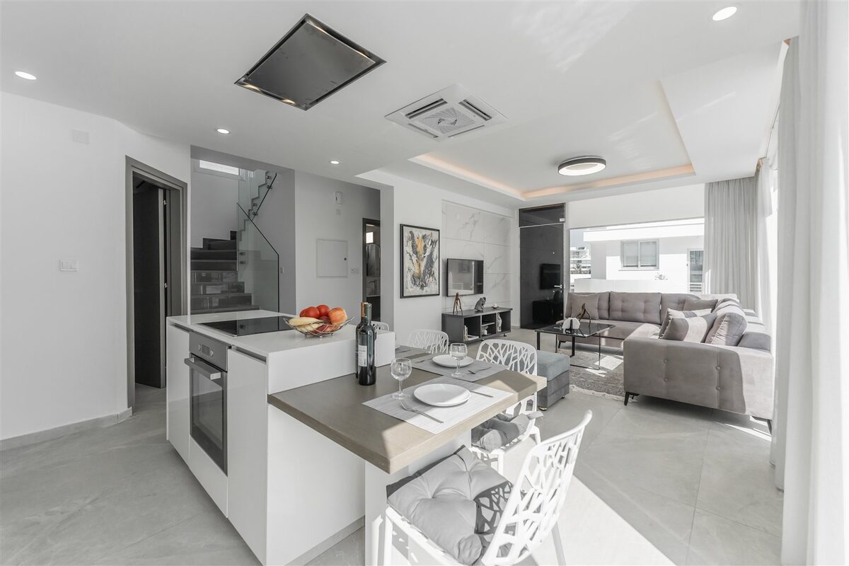 Willa z 5 sypialniami, 225.00m² w oroklini, Cypr [ID: 0602-235233]