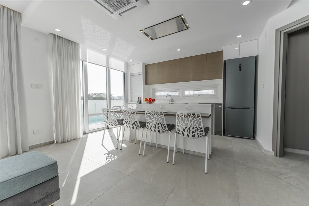 Willa z 5 sypialniami, 225.00m² w oroklini, Cypr [ID: 0602-235233]