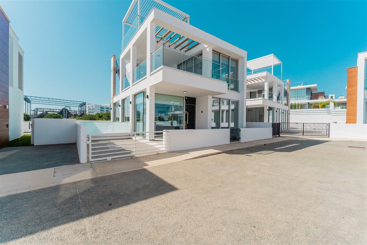 Willa z 5 sypialniami, 225.00m² w oroklini, Cypr [ID: 0602-235233]