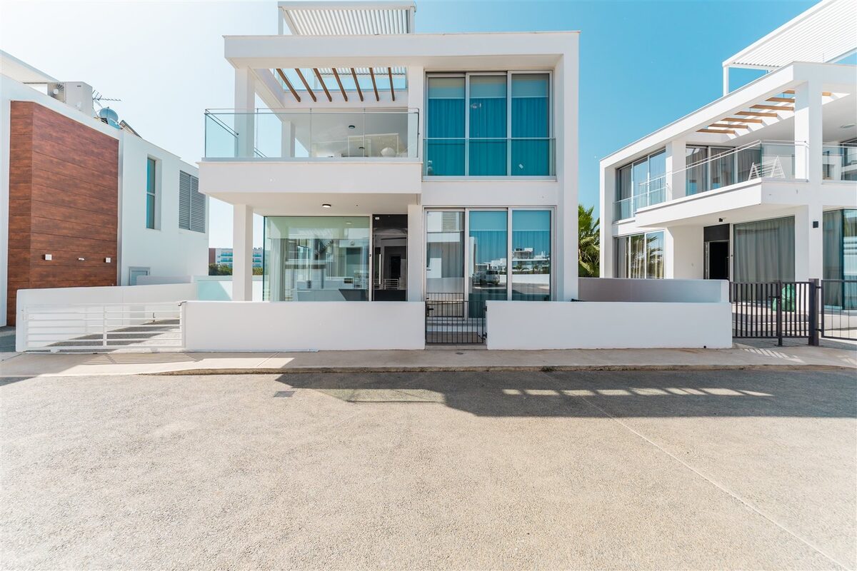 Willa z 5 sypialniami, 225.00m² w oroklini, Cypr [ID: 0602-235233]
