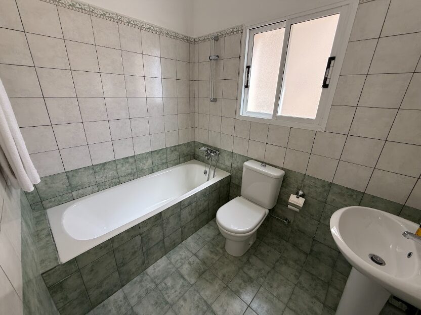 Вилла с 5 спальнями, 280.00м² в tala, Кипр [ID: 0602-235325]