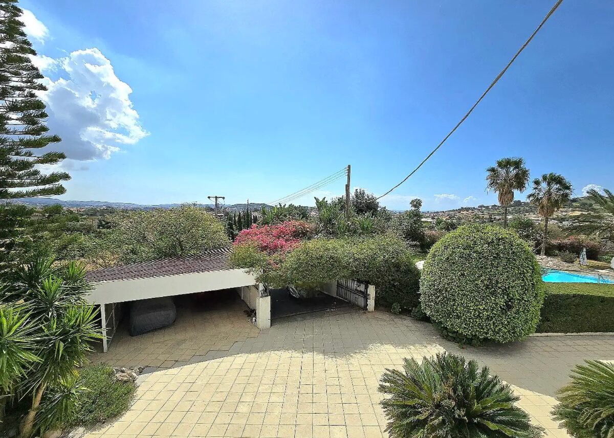 houses z 5 sypialniami, 443.00m² w parekklisia, Cypr [ID: 0602-237075]