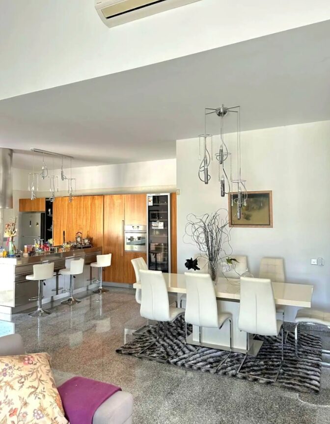 houses z 5 sypialniami, 443.00m² w parekklisia, Cypr [ID: 0602-237075]