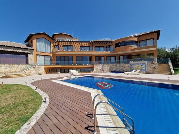 houses w agios-tychon, Cypr