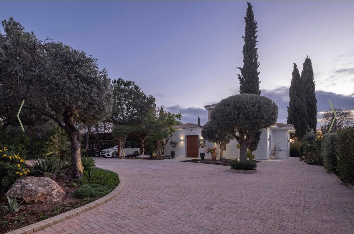 houses with 4 bedrooms in aphrodite-hills-kouklia, Cyprus [ID: 0602-237346]