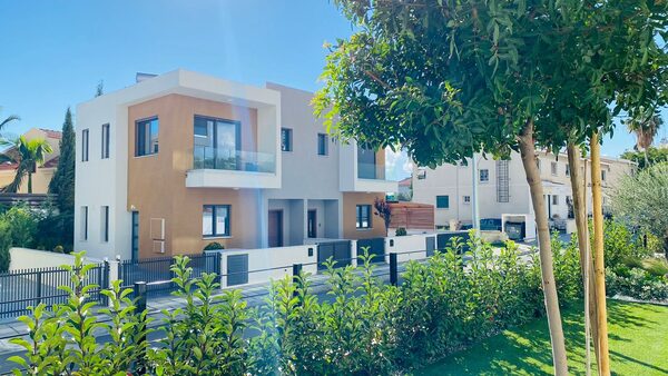 Townhouse in mouttagiaka-tourist-area, Cyprus - image 4