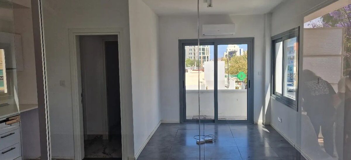 Commercial property in agia-zoni, Cyprus [ID: 0602-238934]