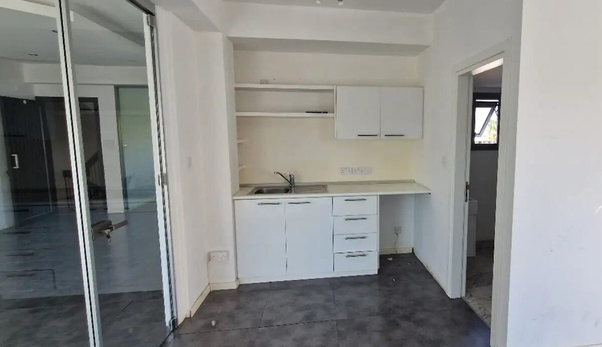 Commercial property in agia-zoni, Cyprus [ID: 0602-238934]