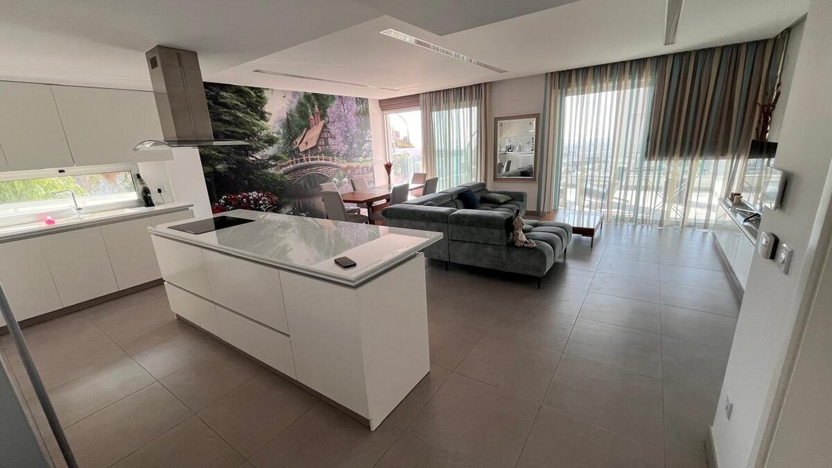 Penthouse z 3 sypialniami w agia-fyla, Cypr [ID: 0602-238981]