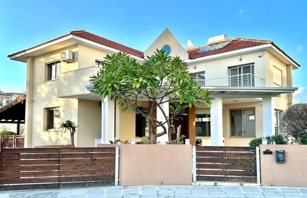 houses в agia-fyla, Кипр