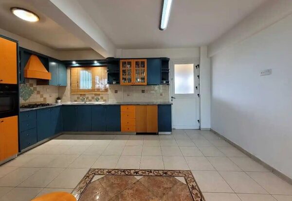 houses w empa, Cypr - obraz 5