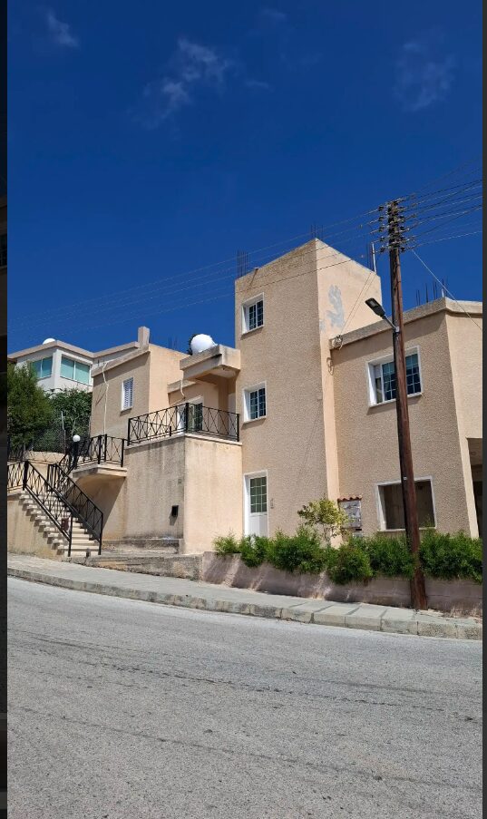 houses w konia, Cypr - obraz 2