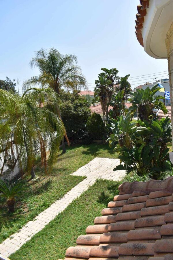 Villa in pyrgos, Cyprus - image 10
