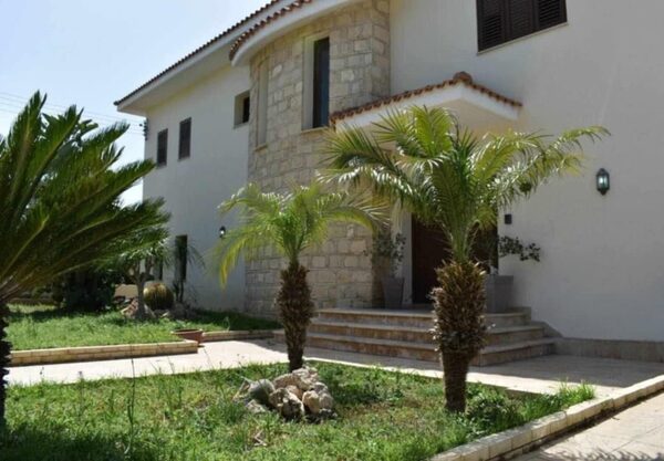 Villa in pyrgos, Cyprus - image 6
