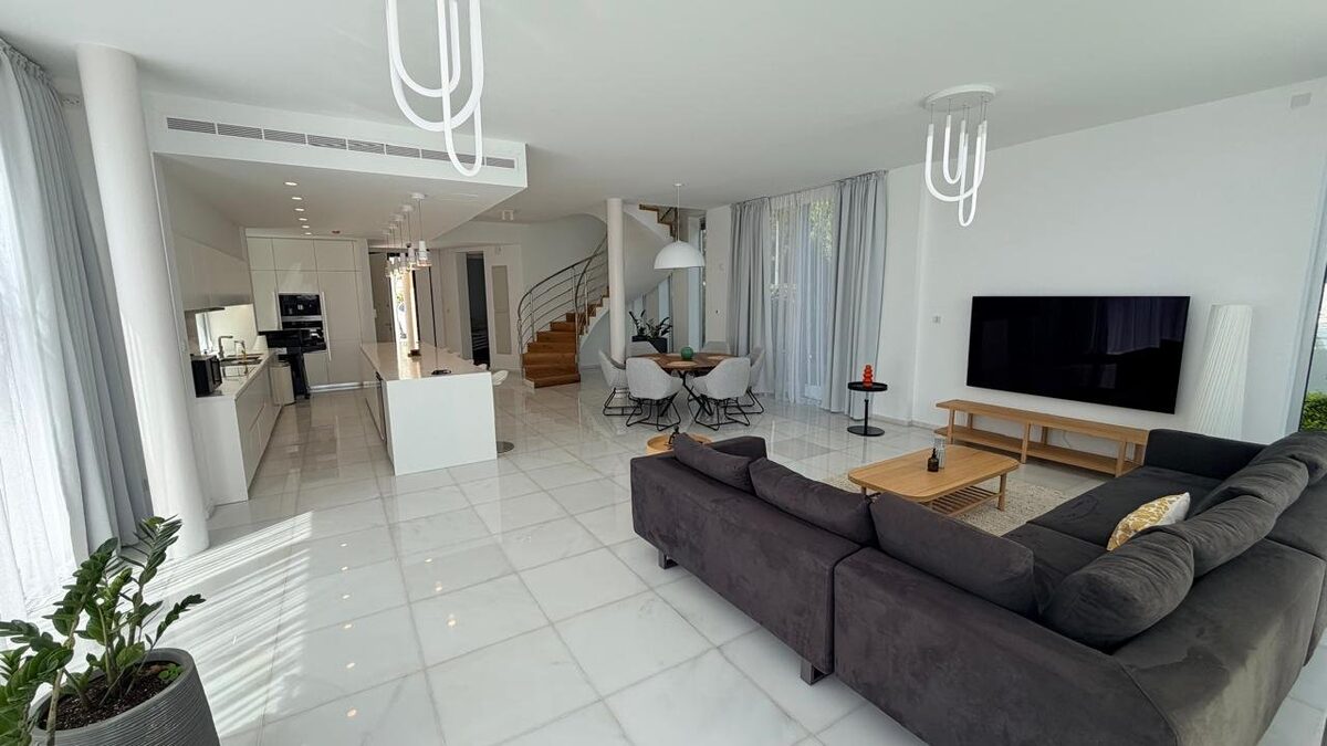 Вилла с 5 спальнями в pegeia, Кипр [ID: 0602-240279]