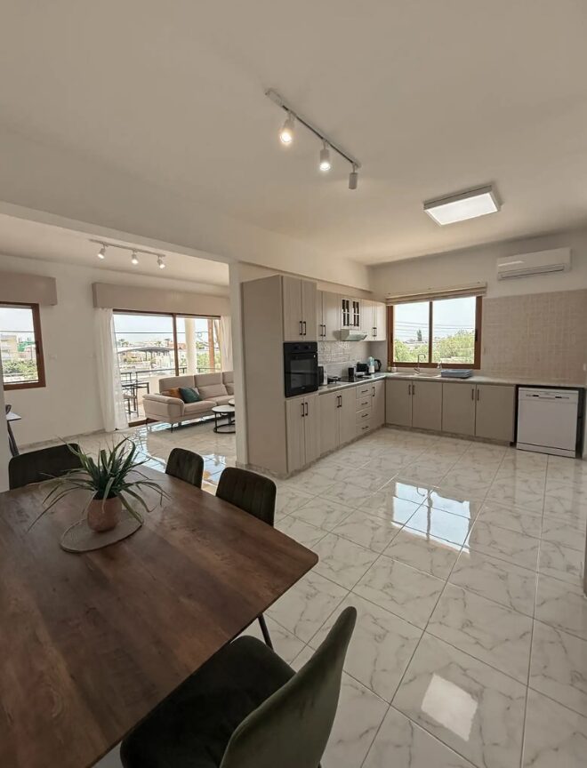 Apartment with 3 bedrooms in mesa-geitonia, Cyprus [ID: 0602-240801]