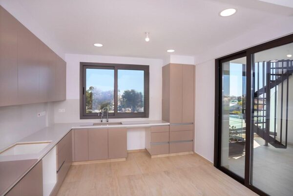 Penthouse in agios-georgios, Cyprus, 136.00m² - image 2