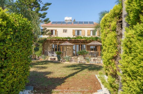 houses w agia-thekla, Cypr - obraz 2