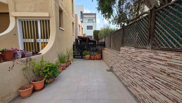 houses w germasogeia, Cypr, 180.00m² - obraz 2