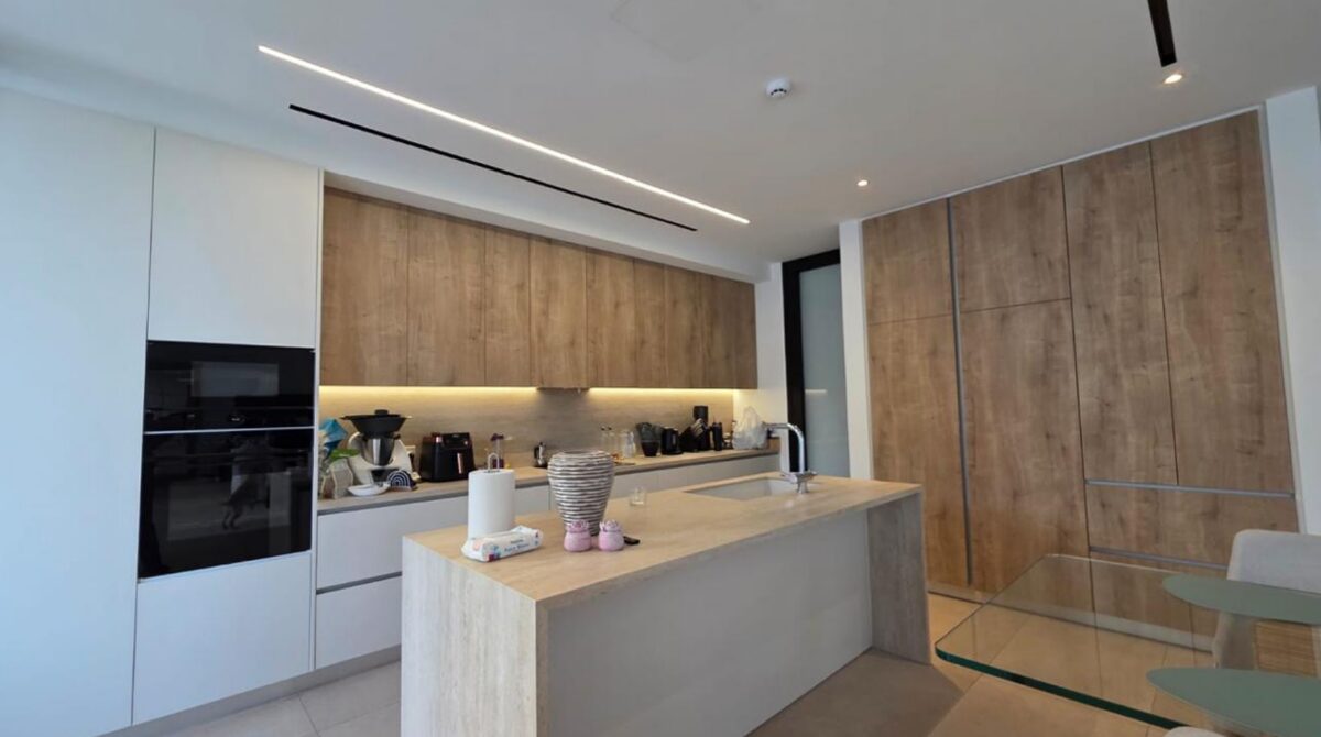 Вилла с 3 спальнями, 200.00м² в germasogeia, Кипр [ID: 0602-242192]