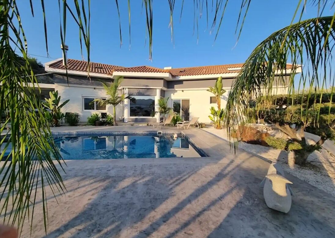houses with 4 bedrooms in monagroulli, Cyprus [ID: 0602-242475]