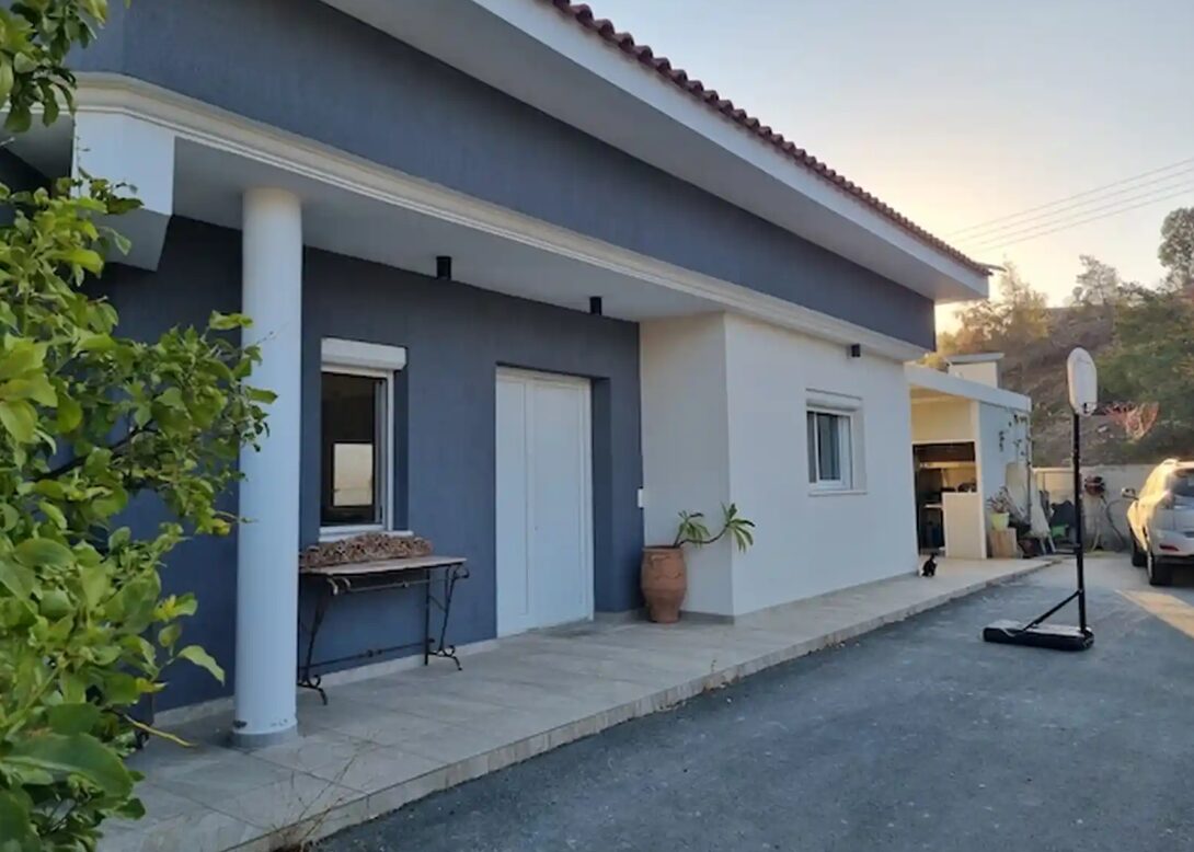 houses with 4 bedrooms in monagroulli, Cyprus [ID: 0602-242475]
