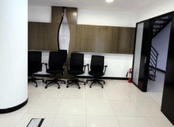 Commercial property in mesa-geitonia, Cyprus, 326.00m² - image 7