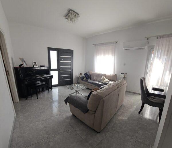 houses in ypsonas, Cyprus, 200.00m² - image 2