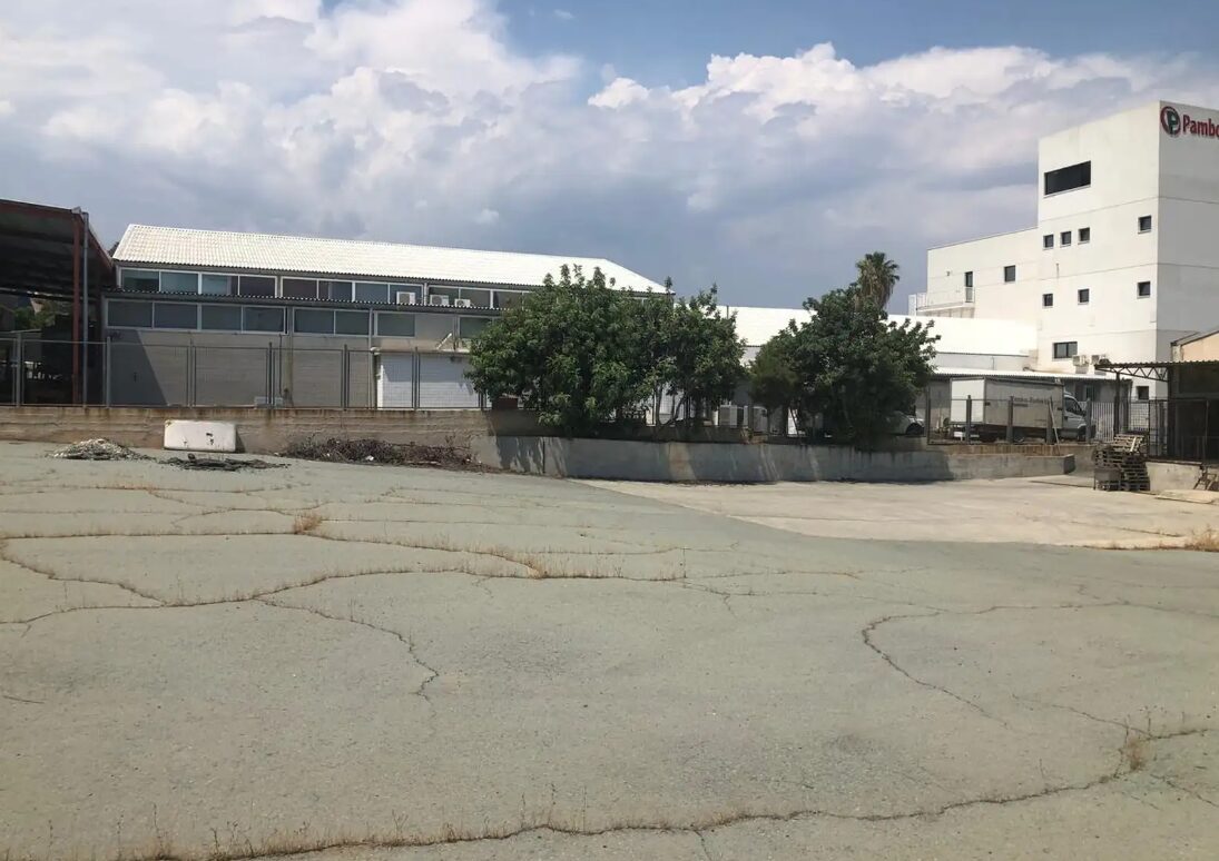 Przestrzeń komercyjna w agios-athanasios, Cypr [ID: 0602-242817]