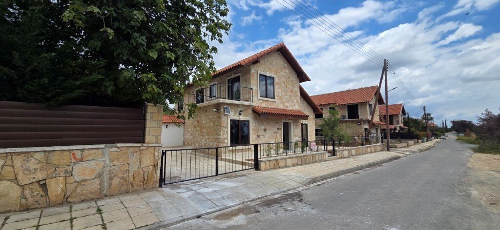 houses с 4 спальнями, 199.00м² в souni, Кипр [ID: 0602-242992]