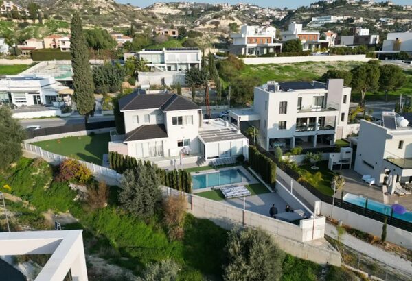 Willa w agios-tychon-tourist-area, Cypr - obraz 10