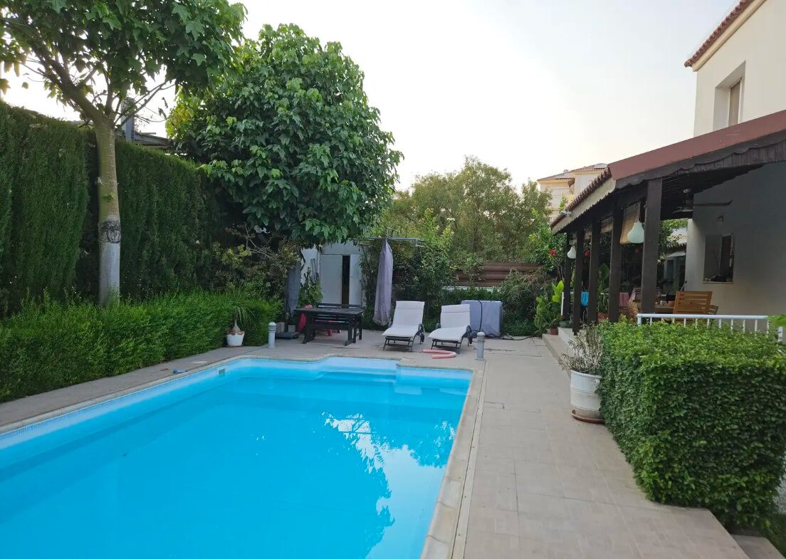 Вилла с 4 спальнями в agios-athanasios, Кипр [ID: 0602-243353]